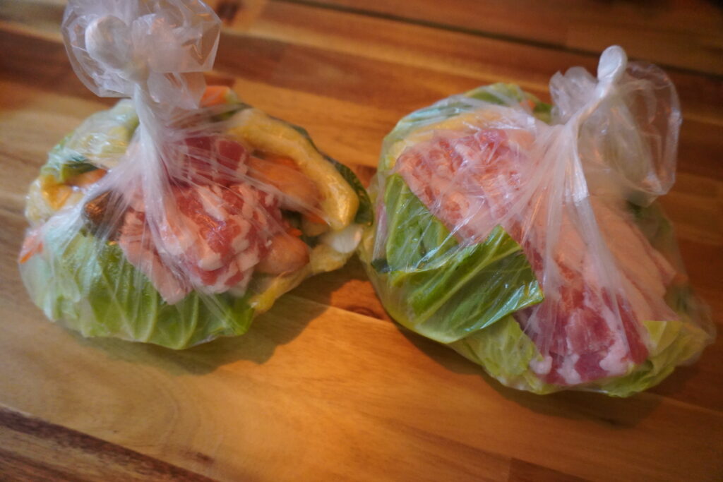 全ての材料をアイラップに入れ、しっかり空気を抜いて冷凍する。